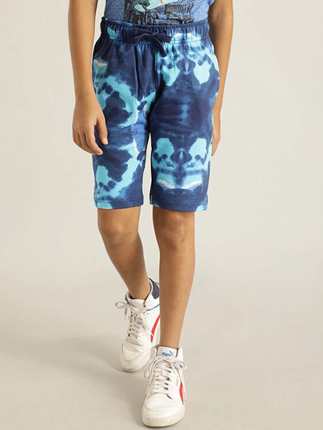 

Indian Terrain Boys Tie & Dye Pure Cotton Shorts, Blue