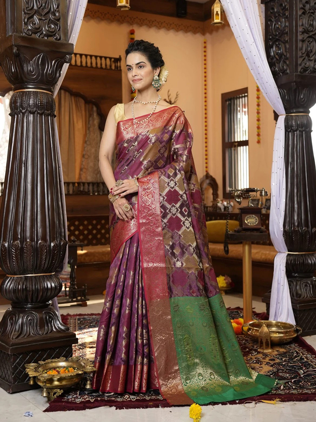 

Mitera Purple & Magenta Ethnic Motifs Woven Design Zari Banarasi Saree