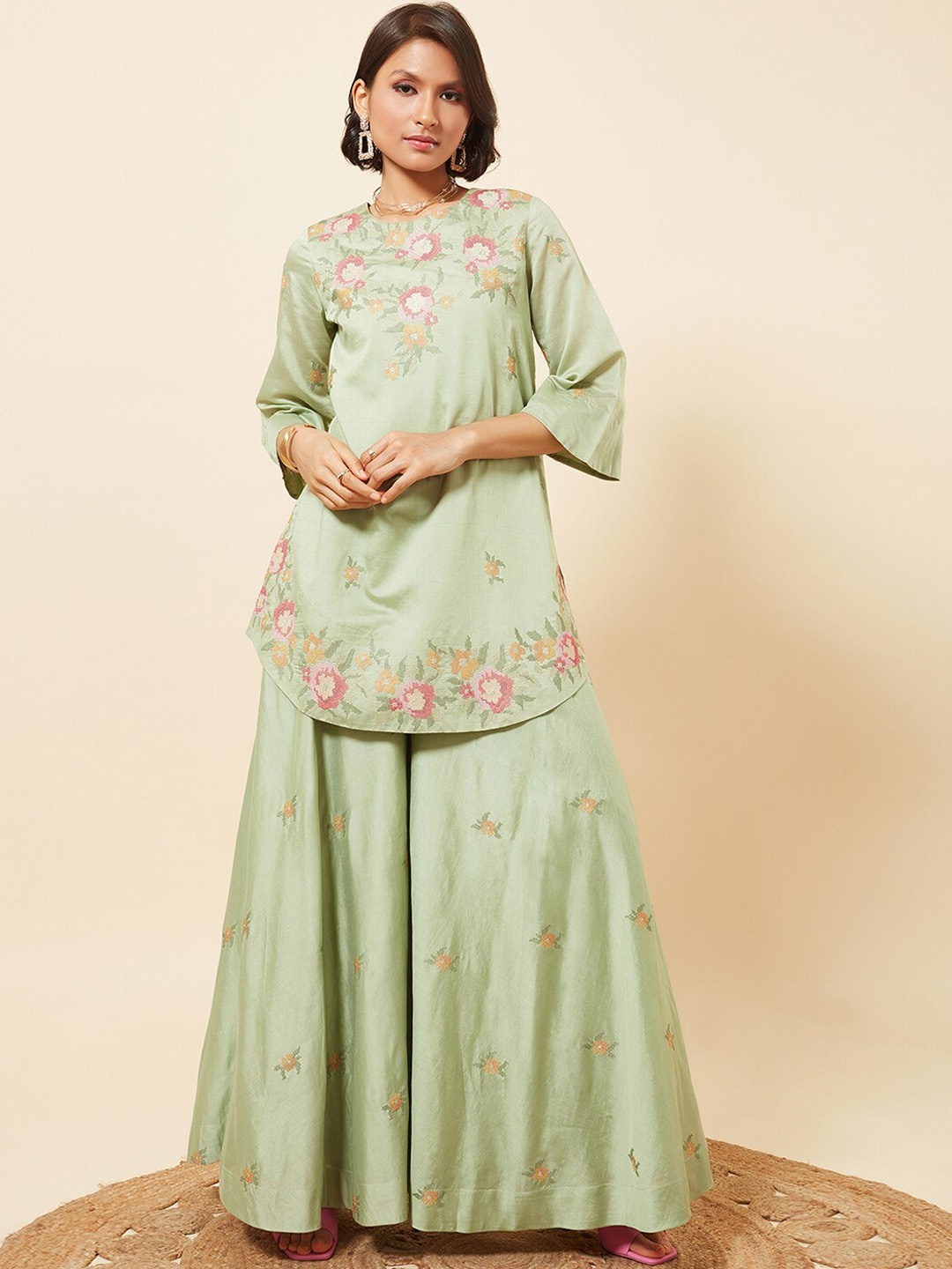 

Marigold Lane Floral Embroidered Thread Work Kurta with Trousers, Green