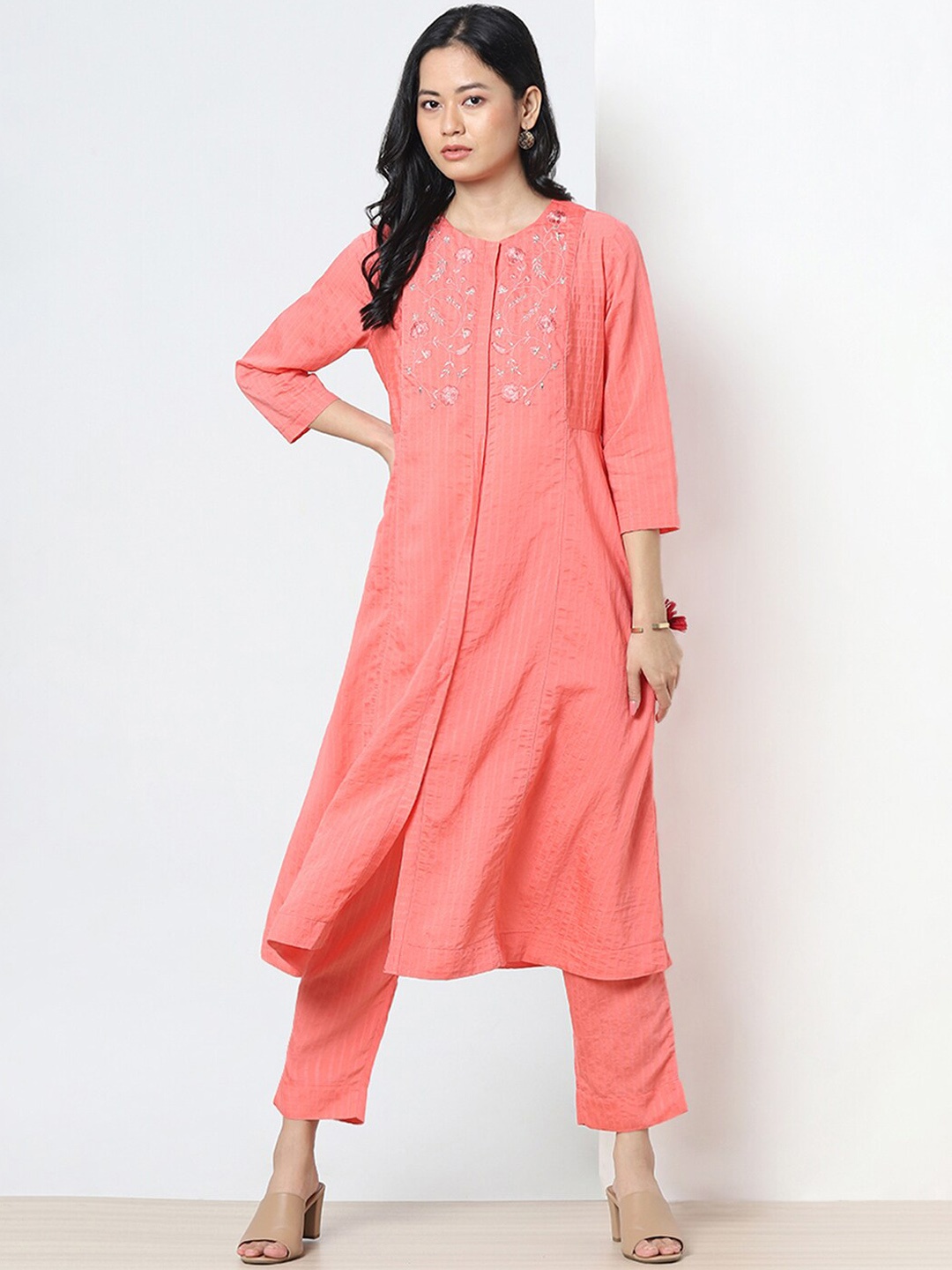 

Marigold Lane Women Regular Thread Work Kurta With Trousers, Coral