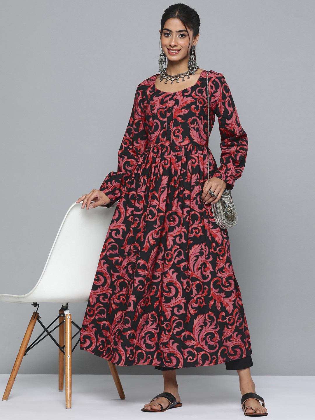 

HERE&NOW Floral Printed Puff Sleeves Pure Cotton Kurta, Black