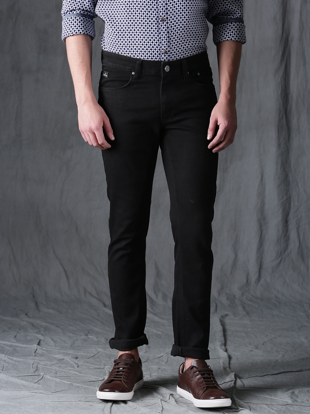 

WROGN Men Black Slim Fit Mid-Rise Clean Look Stretchable Jeans