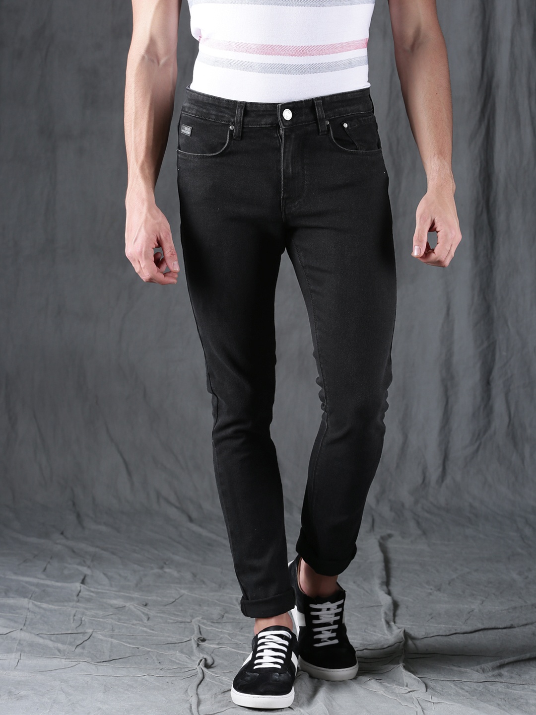 

WROGN Men Black Slim Fit Mid-Rise Clean Look Stretchable Jeans