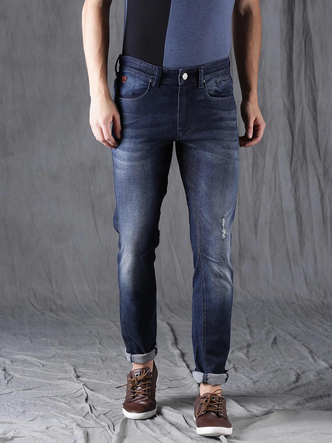 

WROGN Men Blue Slim Fit Mid-Rise Mildly Distressed Stretchable Jeans