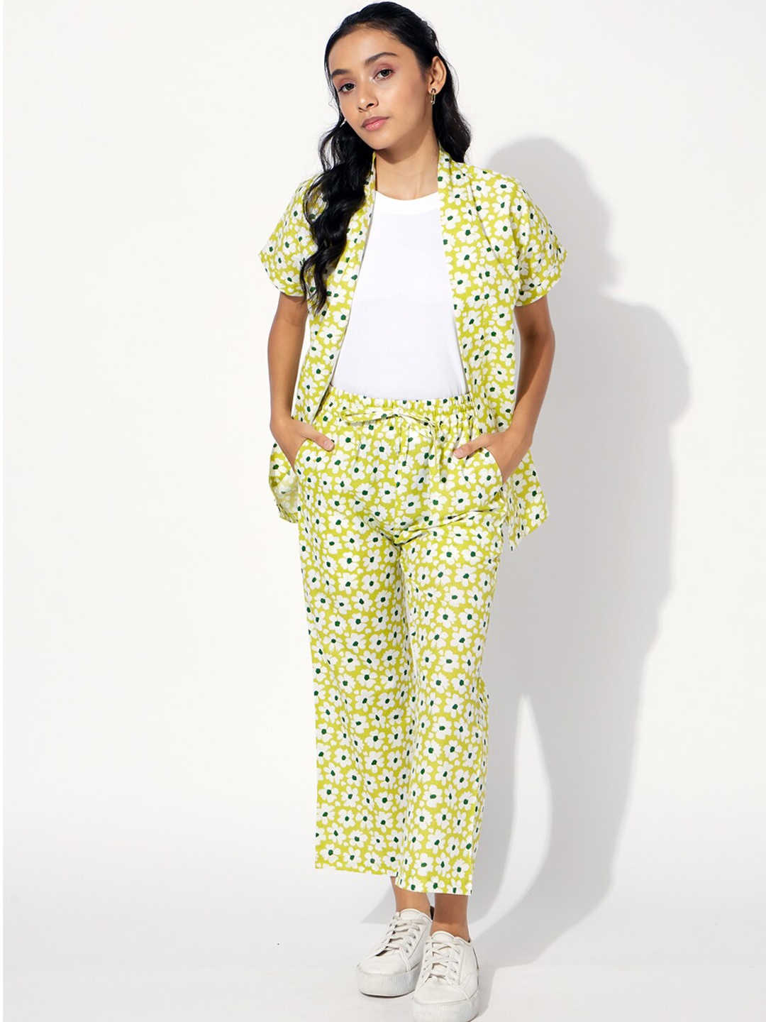 

luyk Girls Printed Pure Cotton T-shirt & Trousers With Shrug, Lime green