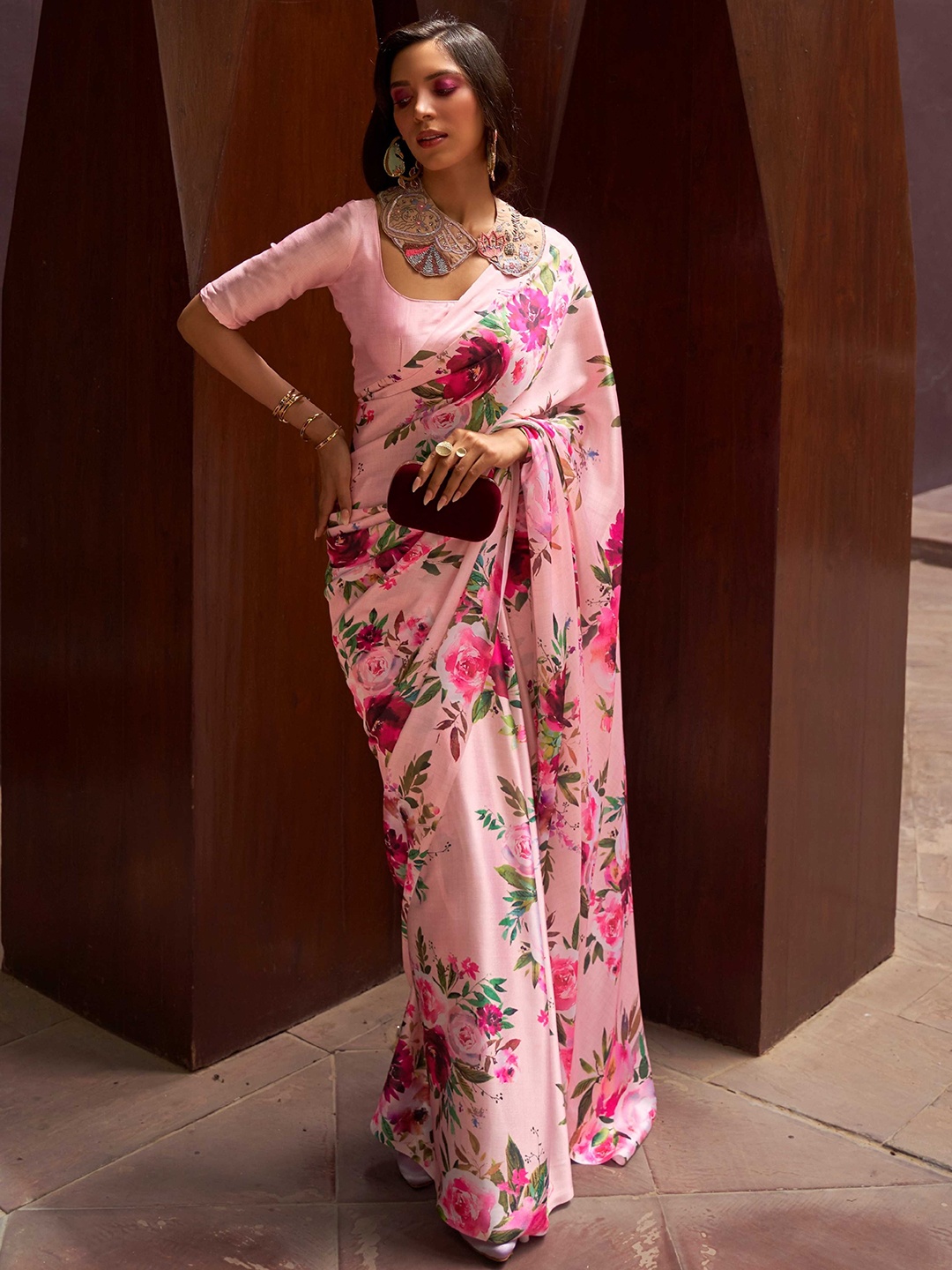 

Mitera Pink & Green Floral Printed Satin Saree