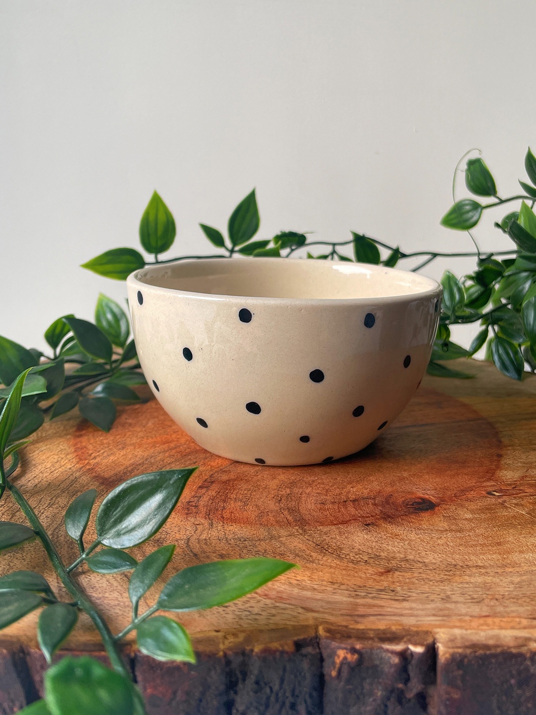 

CasaTrunk Cream-Coloured & Black Printed Ceramic Glossy Bowls