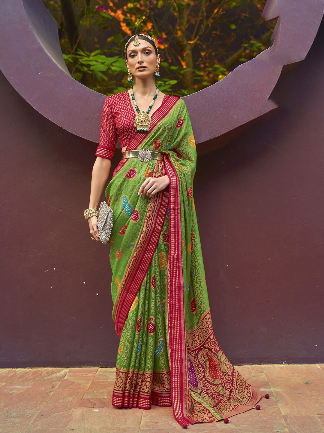 

elora Ethnic Motifs Woven Design Zari Pure Silk Bandhani Saree, Green