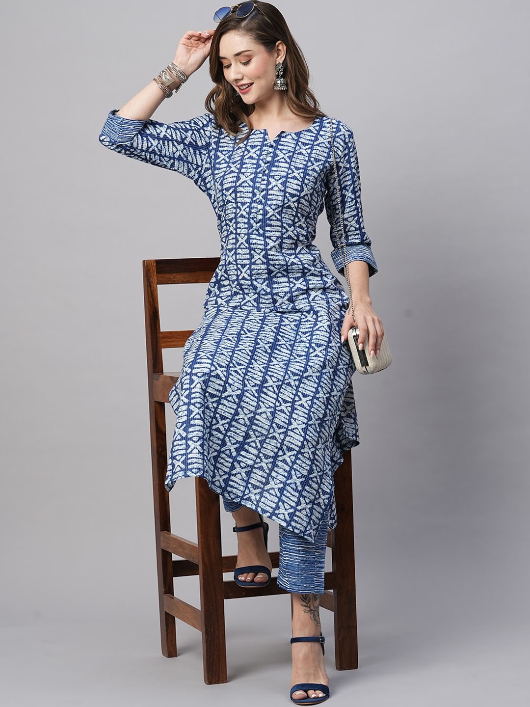 

KALINI Ethnic Motifs Printed Kurta With Trousers, Blue