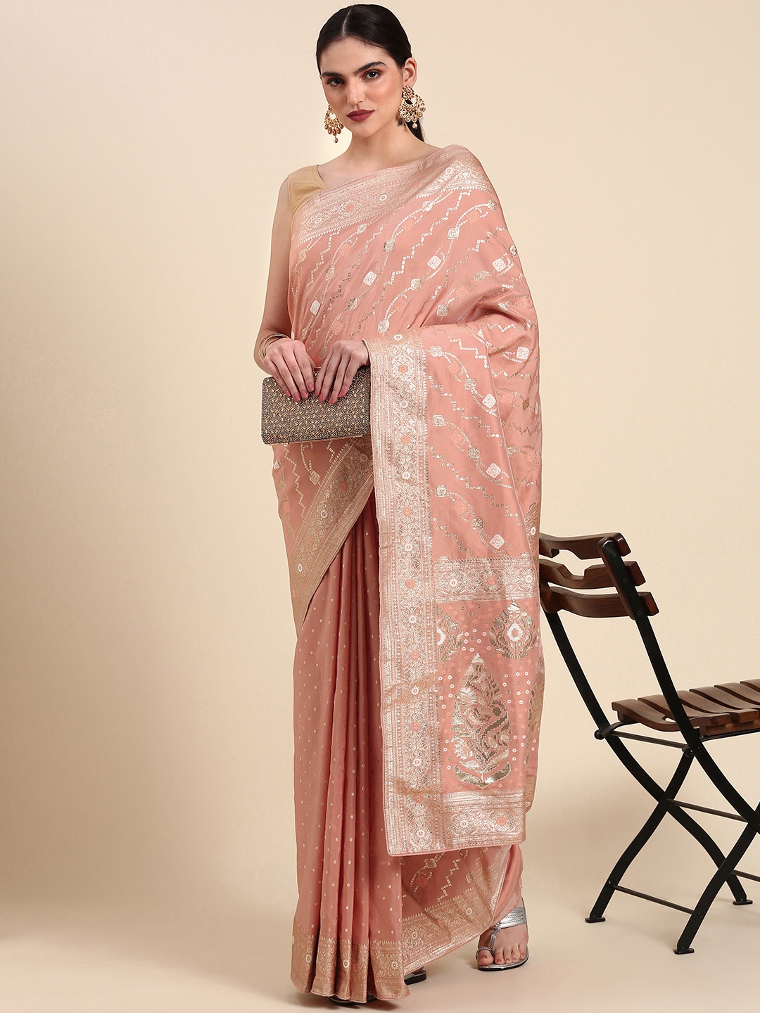 

AYKA CLOTHINGS Woven Design Zari Saree, Peach