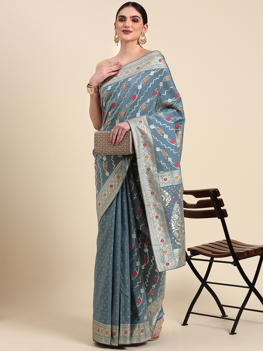 

AYKA CLOTHINGS Woven Design Ethnic Motifs Zari Saree, Grey
