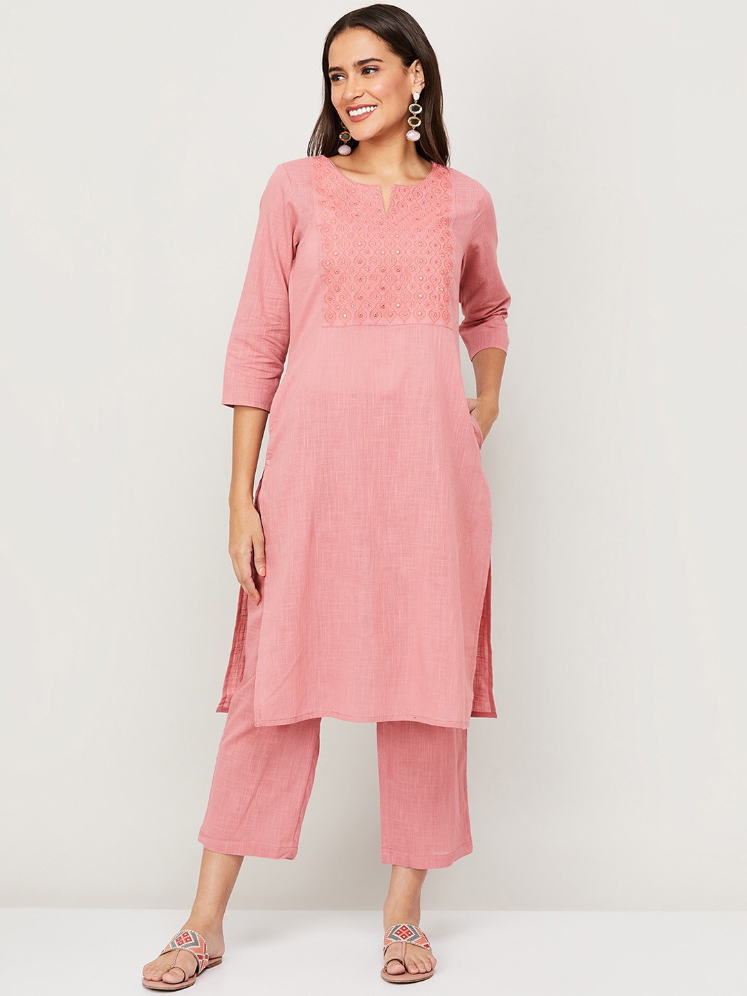 

Melange by Lifestyle Ethnic Motifs Yoke Design Thread Work Pure Cotton Kurta with Trousers, Pink