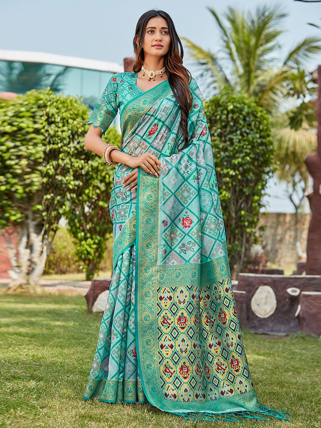 

Mitera Woven Design Zari Pure Silk Saree, Sea green
