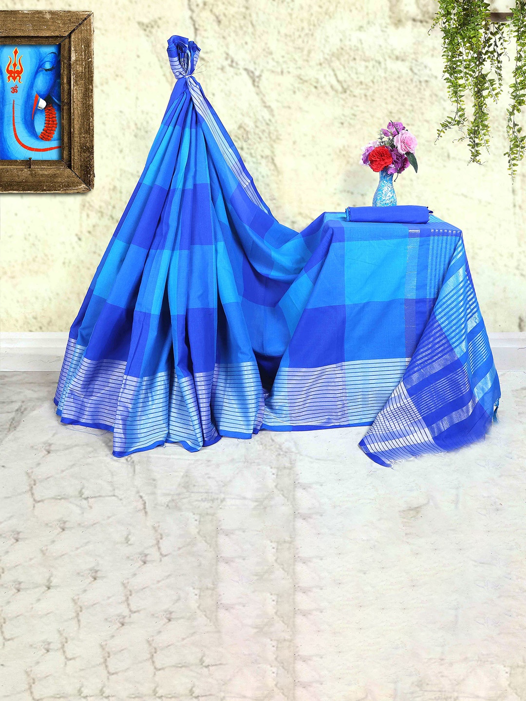 

MAGMINA Checked Silk Cotton Kanjeevaram Saree, Blue