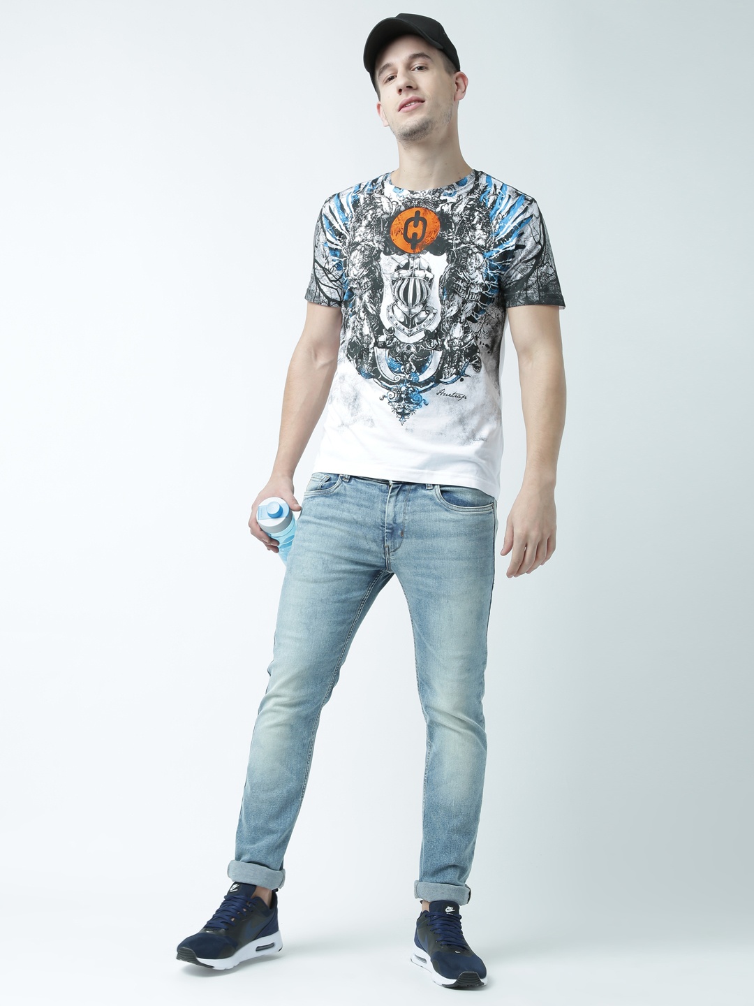 

Huetrap Men White Printed Round Neck T-shirt