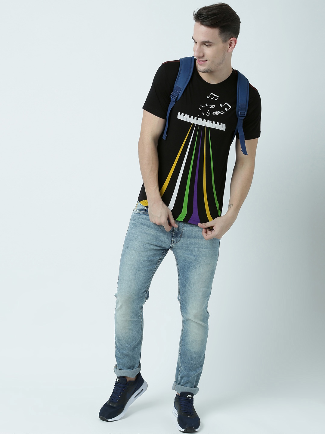 

Huetrap Men Black Printed Round Neck T-shirt