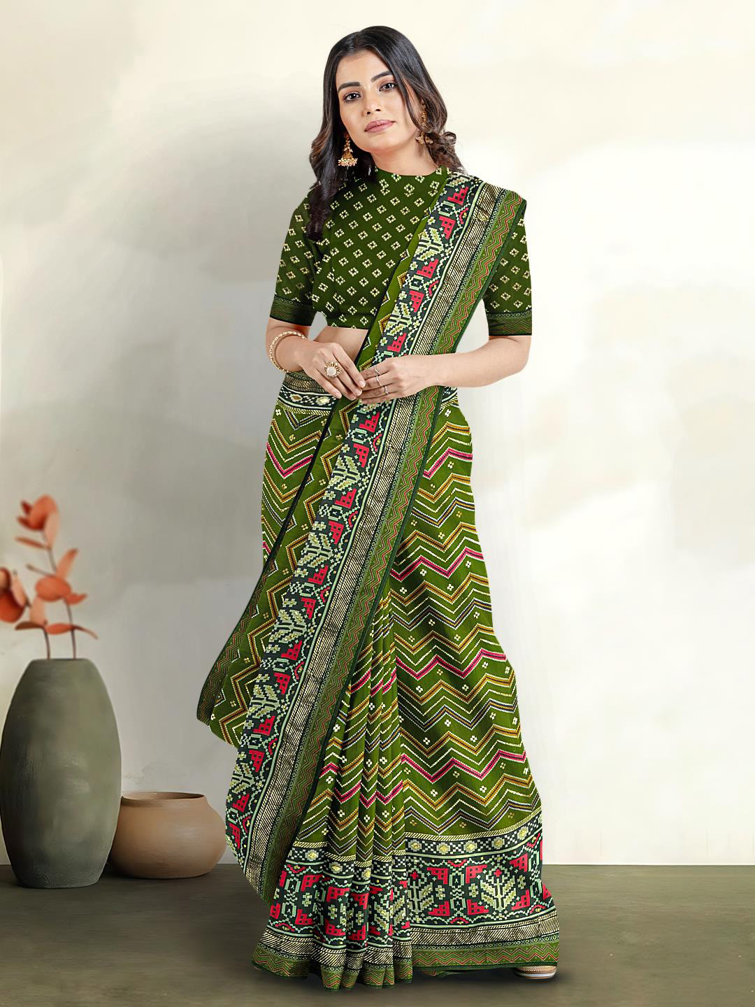 

Kalamandir Ethnic Motifs Printed Zari Saree, Green
