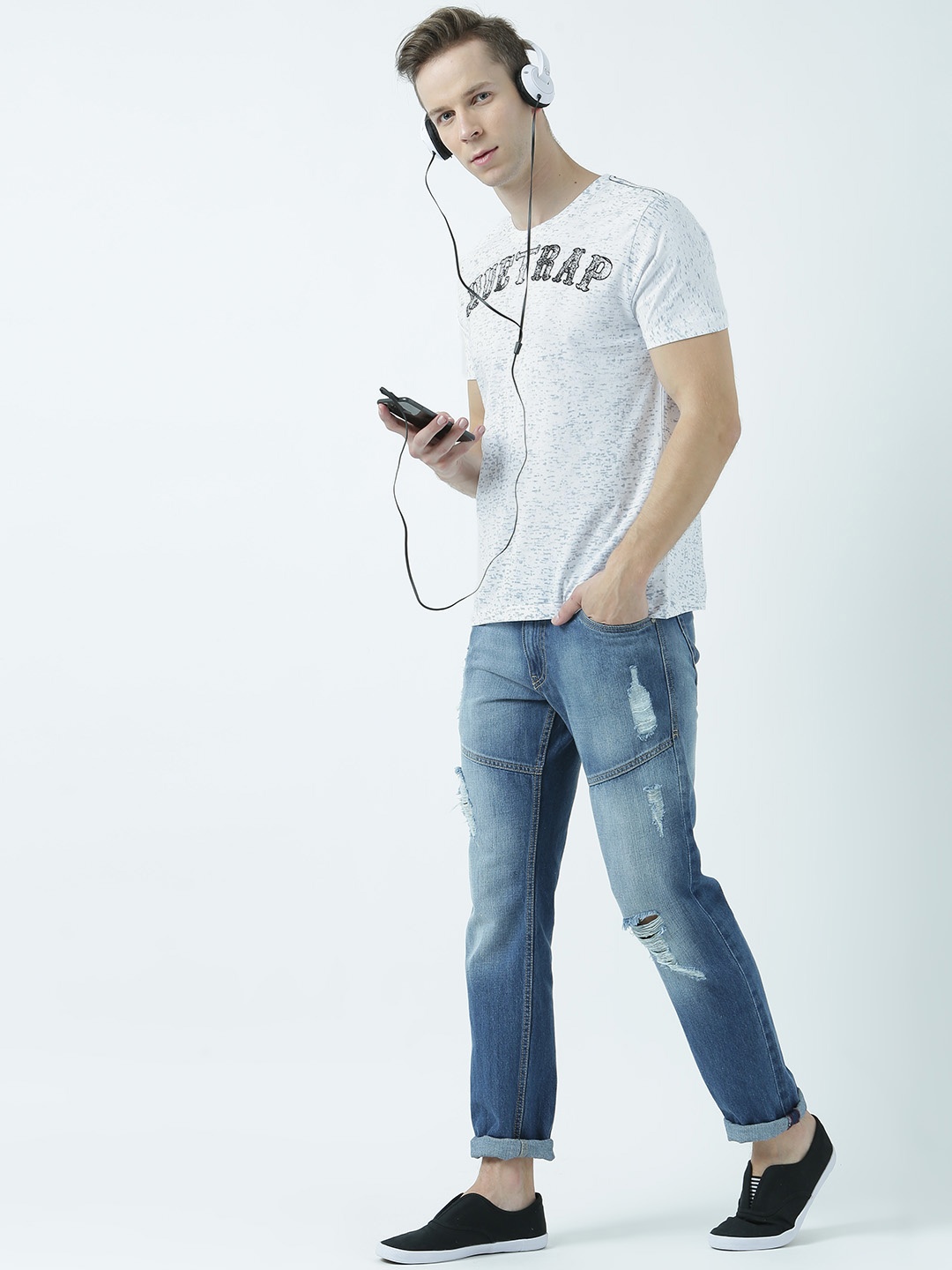 

Huetrap Men White Printed Round Neck T-shirt