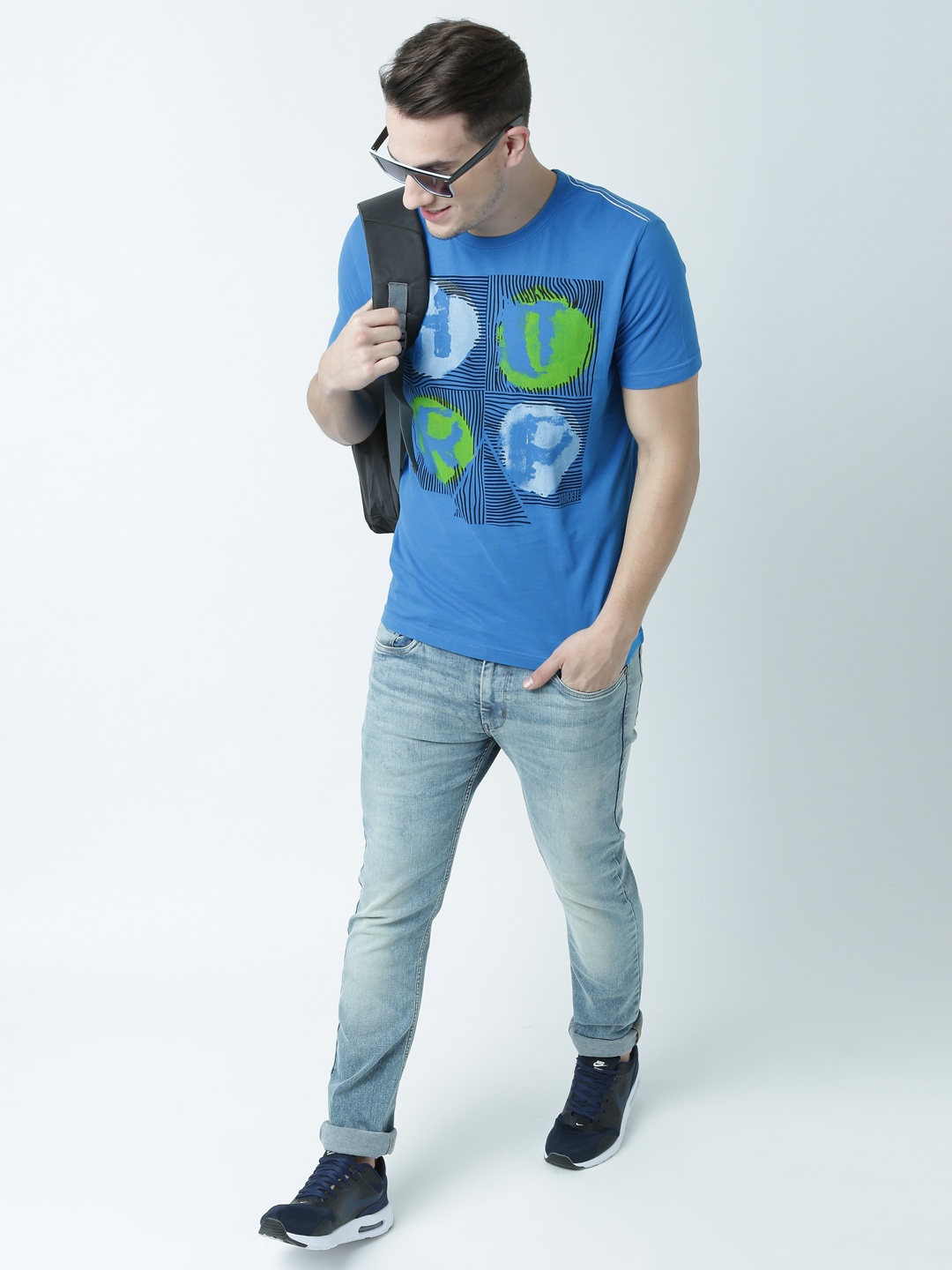 

Huetrap Men Blue & Green Printed Round Neck T-shirt
