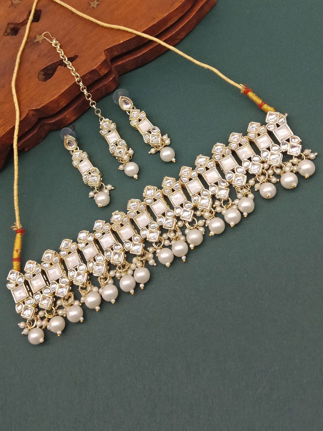 

AASHISH IMITATION Gold-Plated Stone-Studded & Beaded Jewellery Set With Maang Tikka
