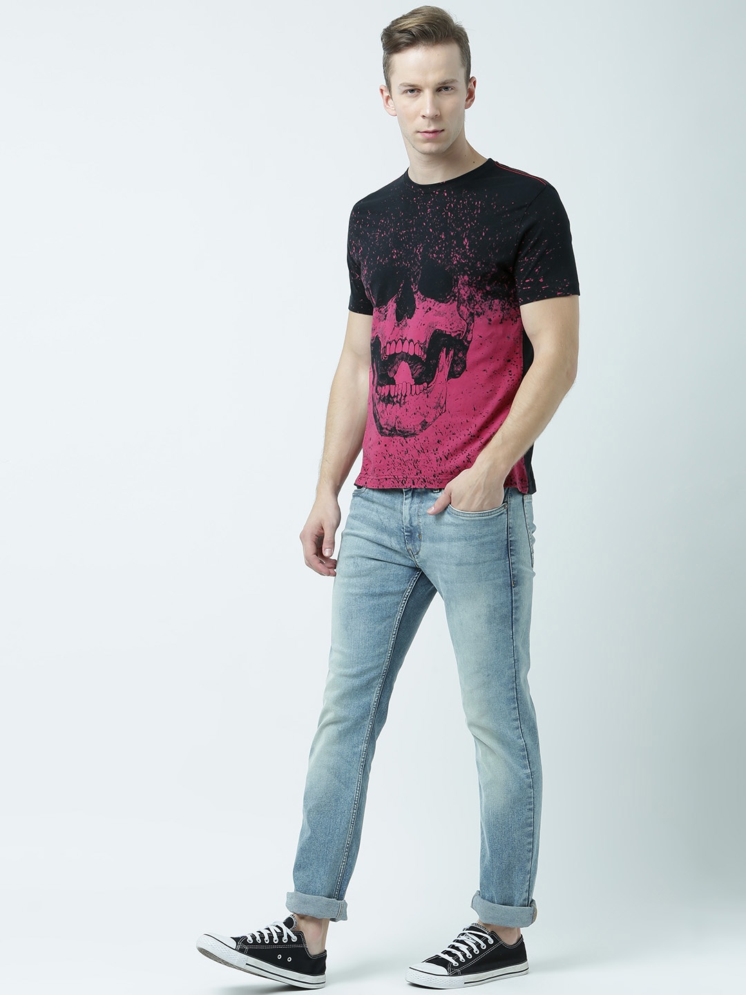 

Huetrap Men Black & Pink Printed Round Neck T-shirt