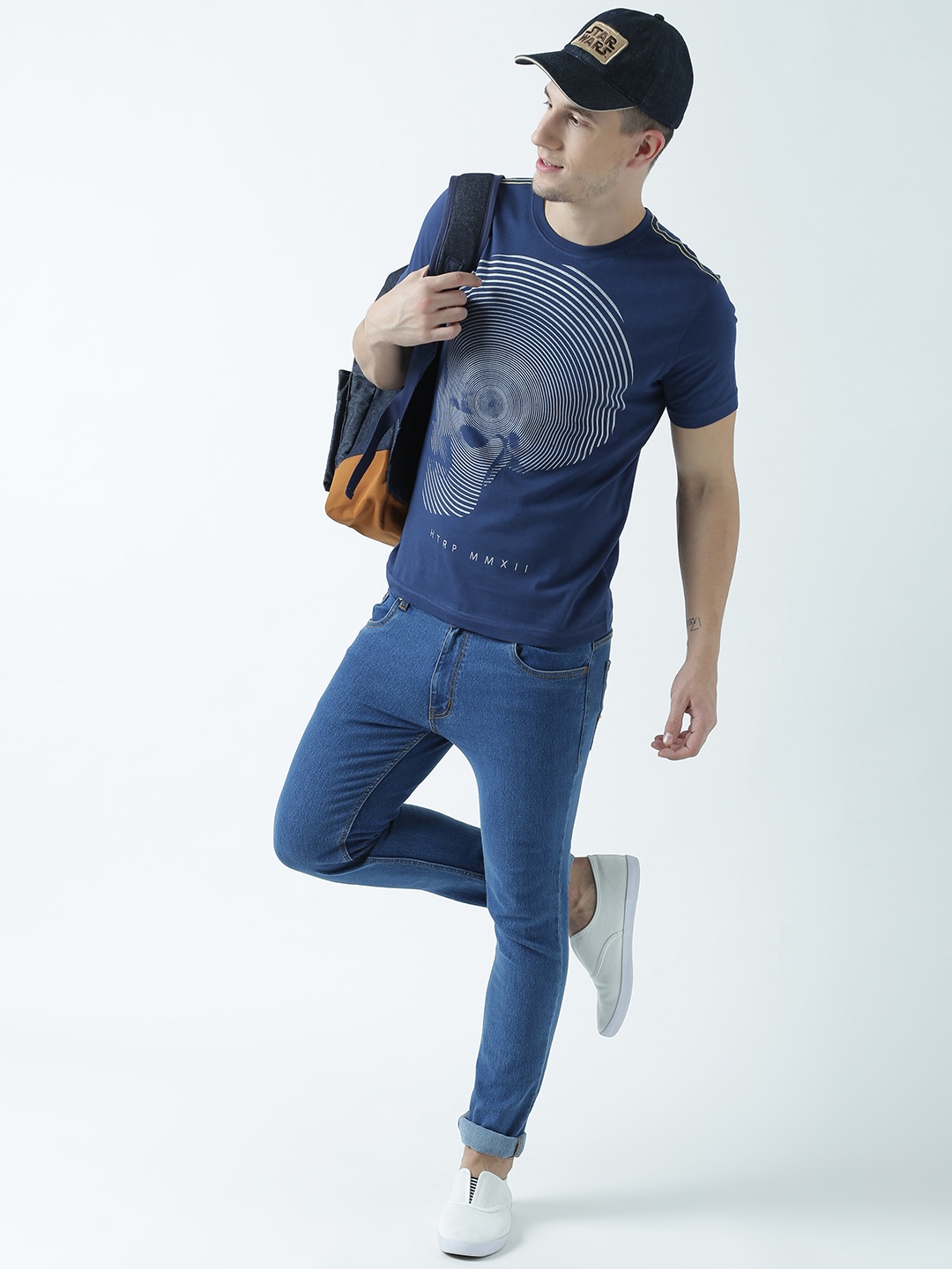 

Huetrap Men Navy Blue Printed Round Neck T-shirt