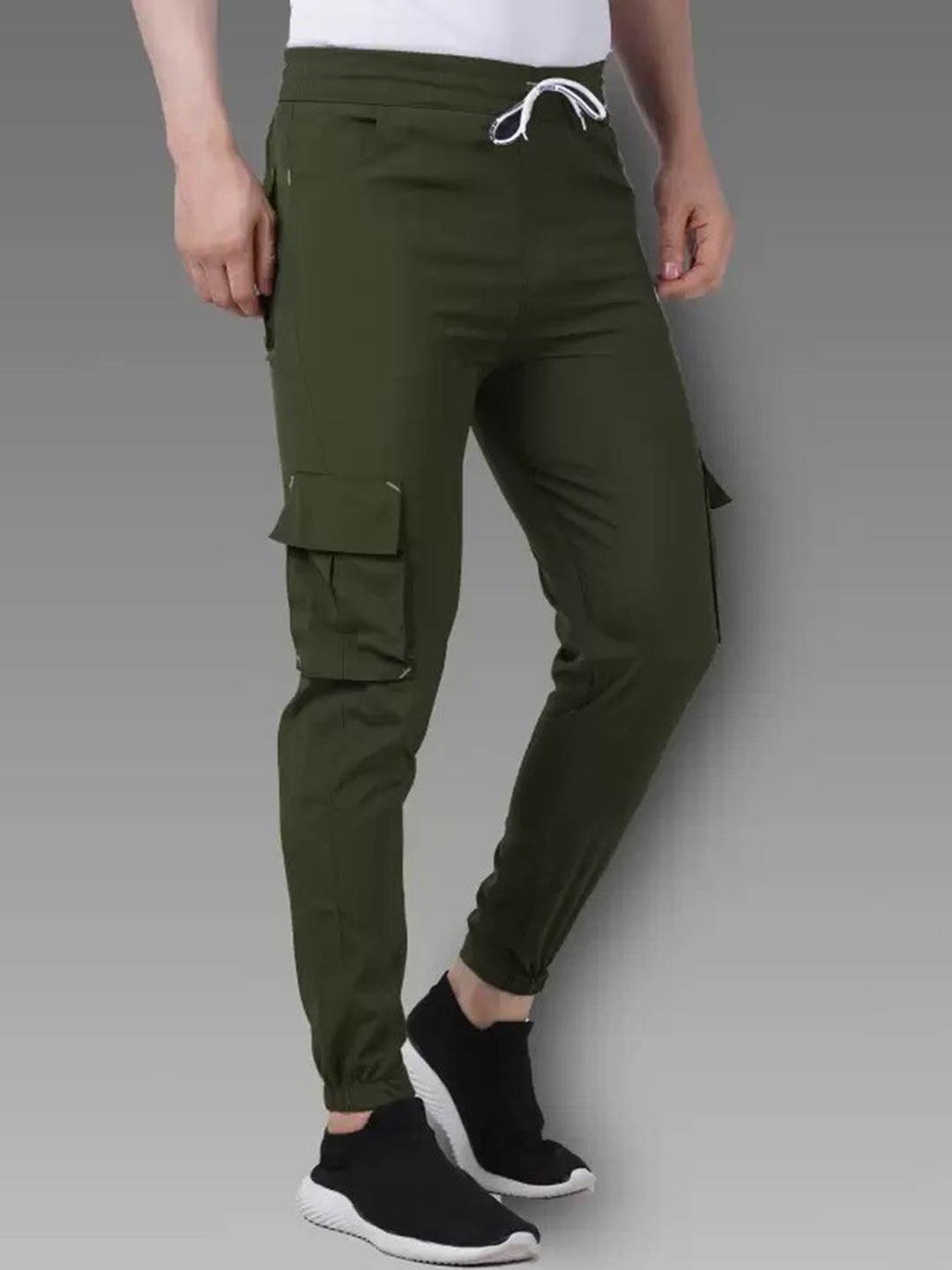 

PLUS 91 Men Green Jogger Mildly Distressed Stretchable Jeans