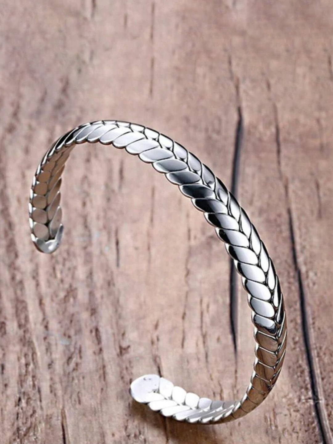 

SALTY Men Silver-Plated Snakeskin Cuff Bracelet
