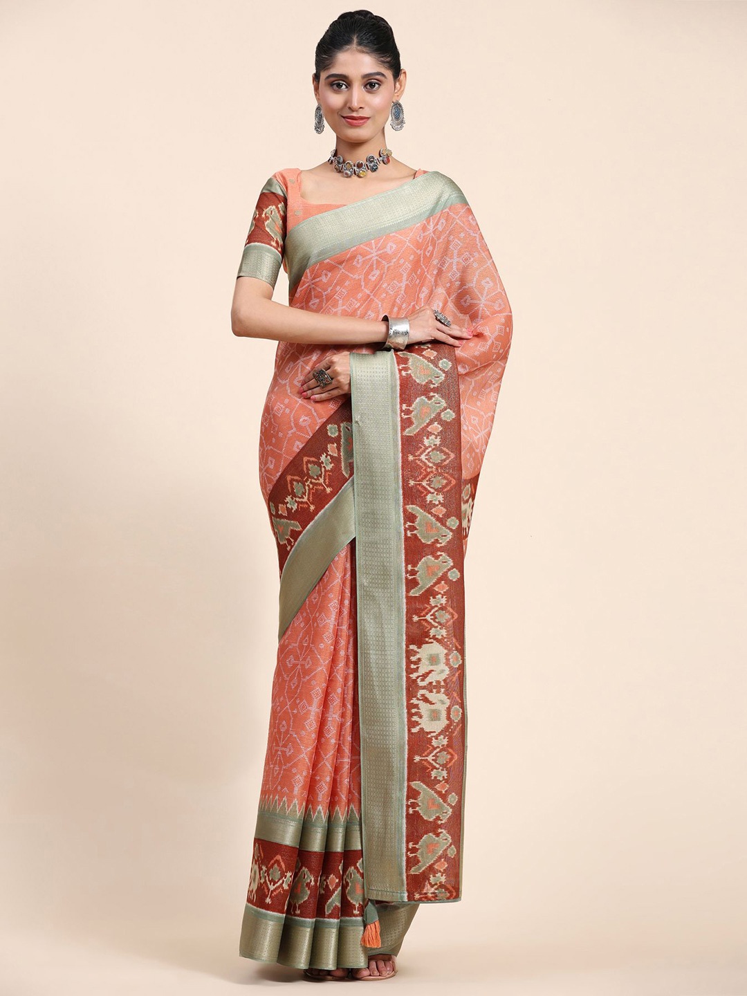 

Phenav Ethnic Motifs Linen Blend Saree, Peach