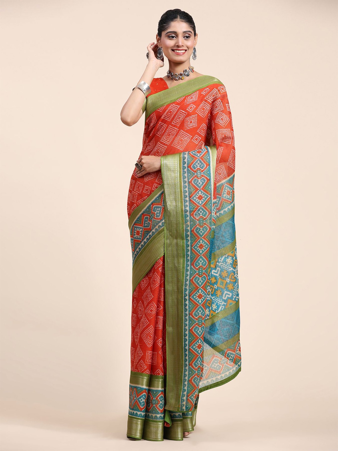 

Phenav Ethnic Motifs Zari Linen Blend Saree, Red
