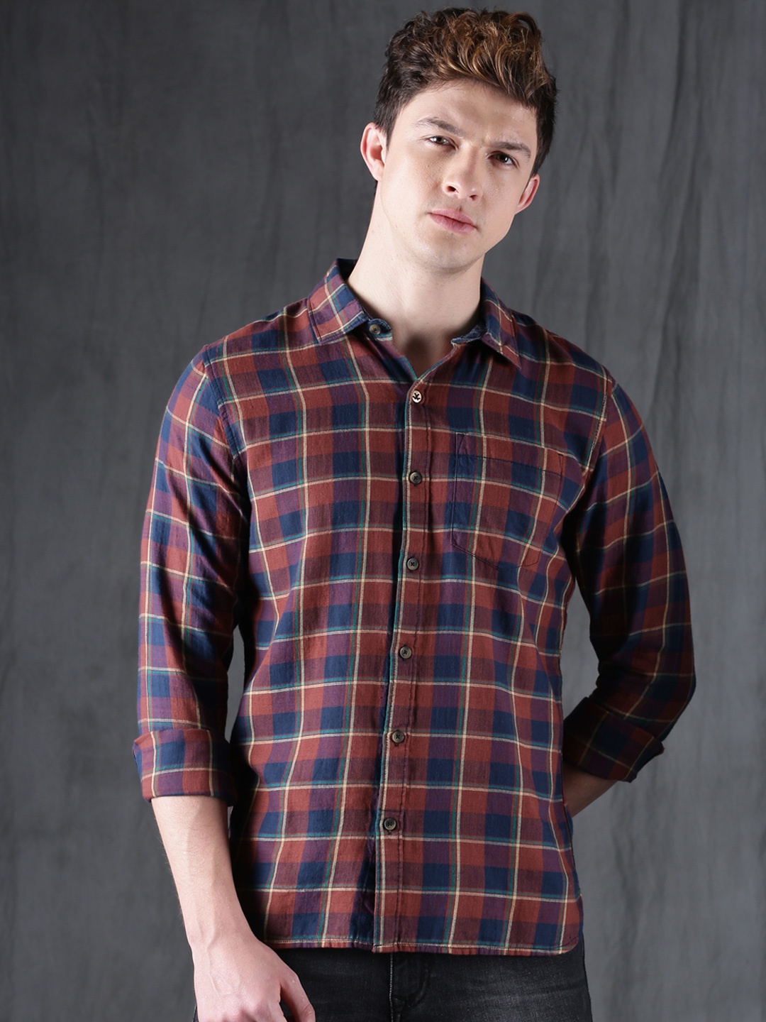 

WROGN Men Navy Blue & Maroon Slim Fit Checked Casual Shirt
