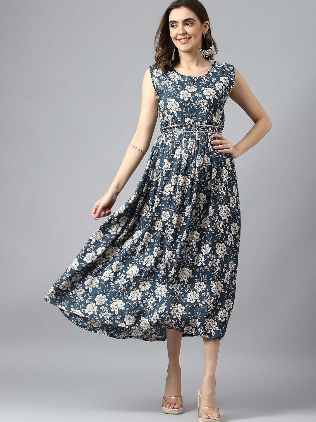 

Ishin Blue Floral Print A-Line Midi Dress