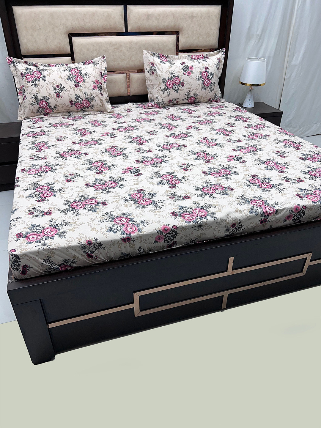 

Pure Decor Castle White & Pink Floral 300 TC King Bedsheet with 2 Pillow Covers