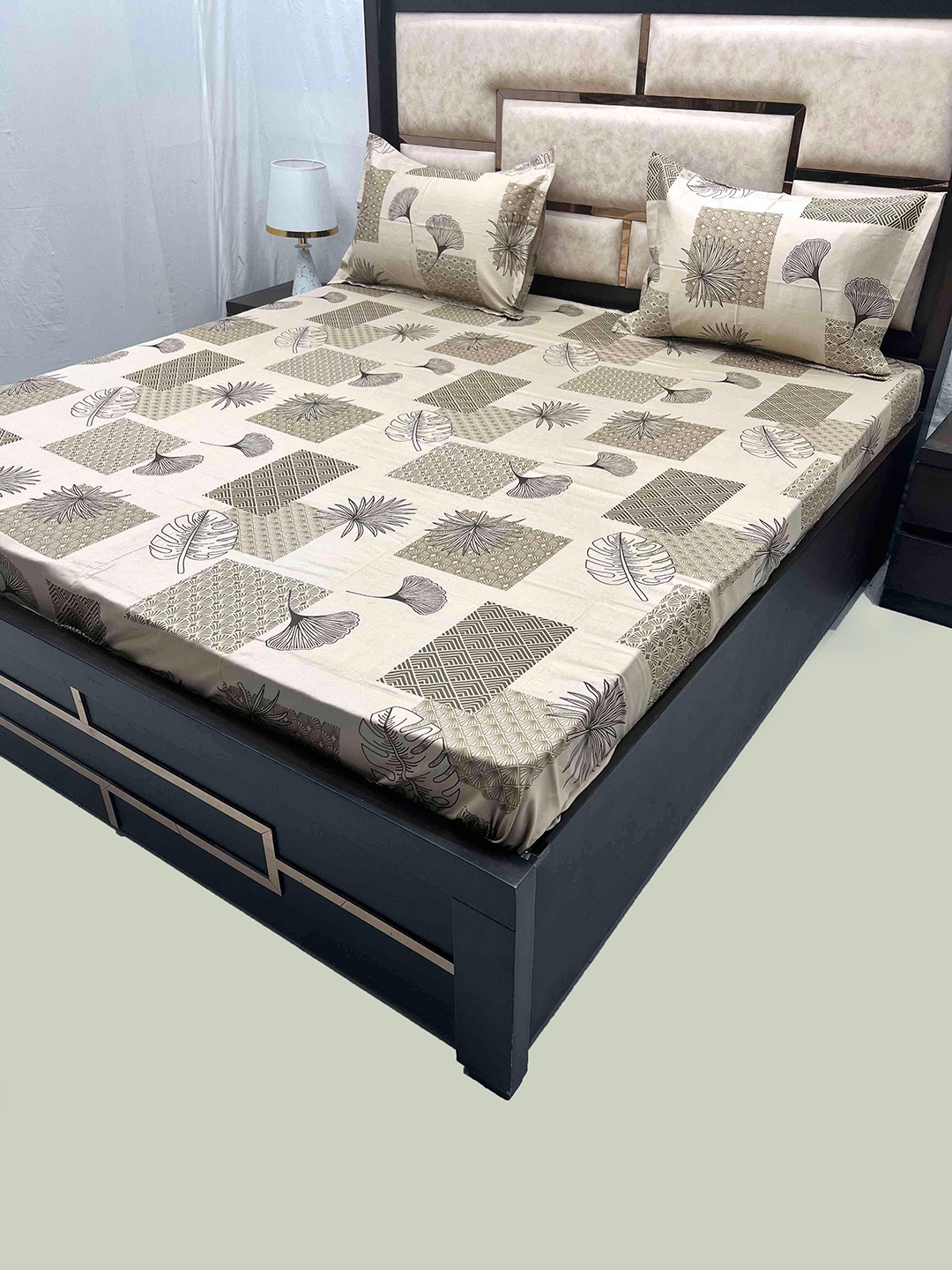 

Pure Decor Divine Fur Beige & Black Floral King Bedsheet With 2 Pillow Covers