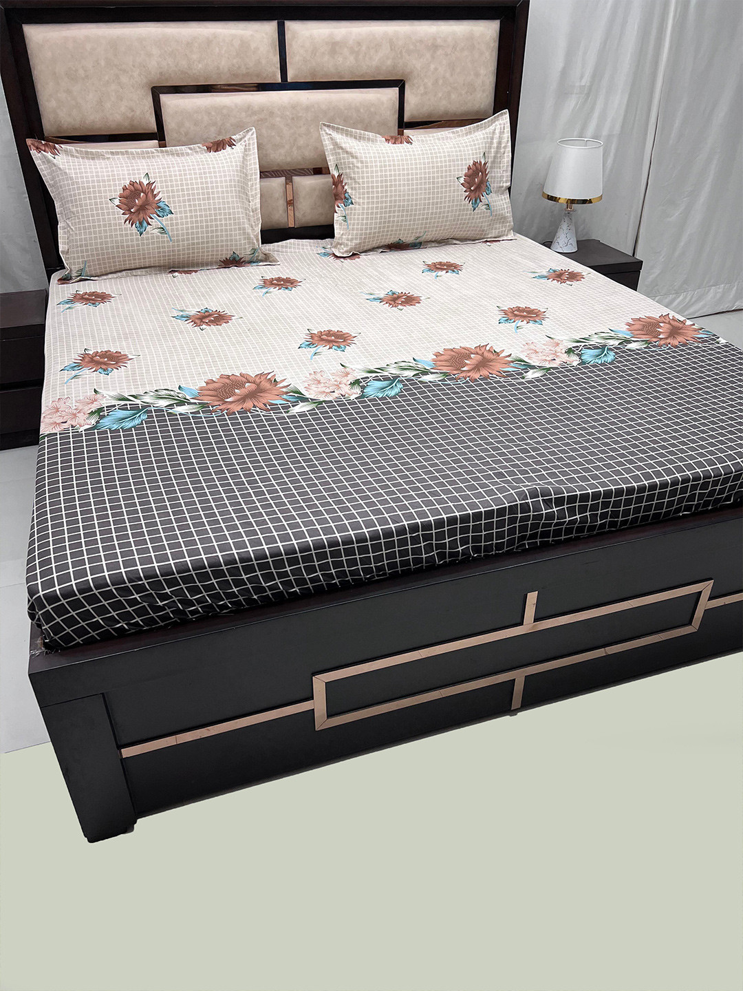 

Pure Decor Castle White & Brown Floral 300 TC Fitted King Bedsheet with 2 Pillow Covers