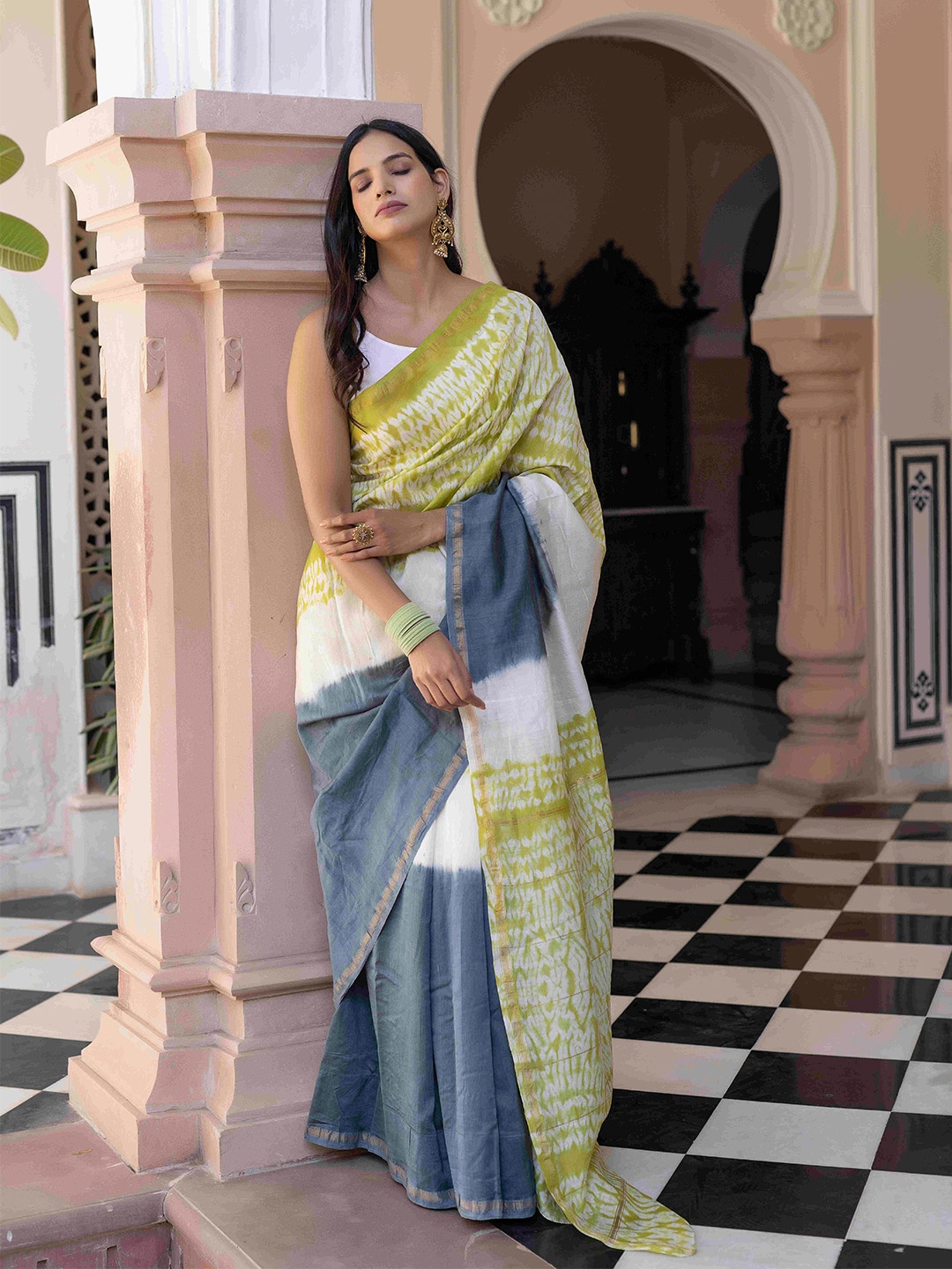 

Ragavi Shibori Dyed Pure Cotton Saree, Grey
