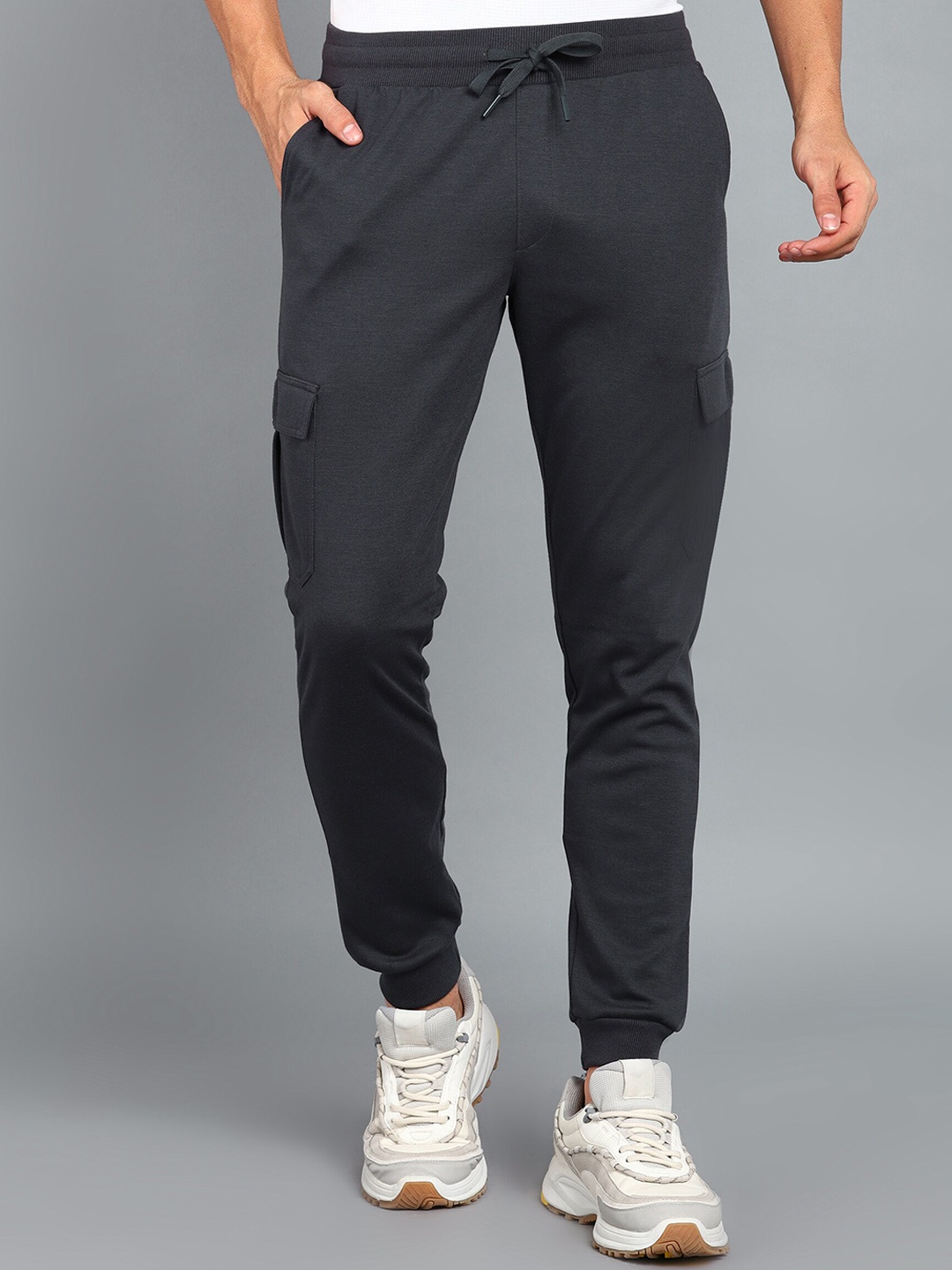 

Alan Jones Slim Fit Mid-Rise Cargo Joggers, Charcoal