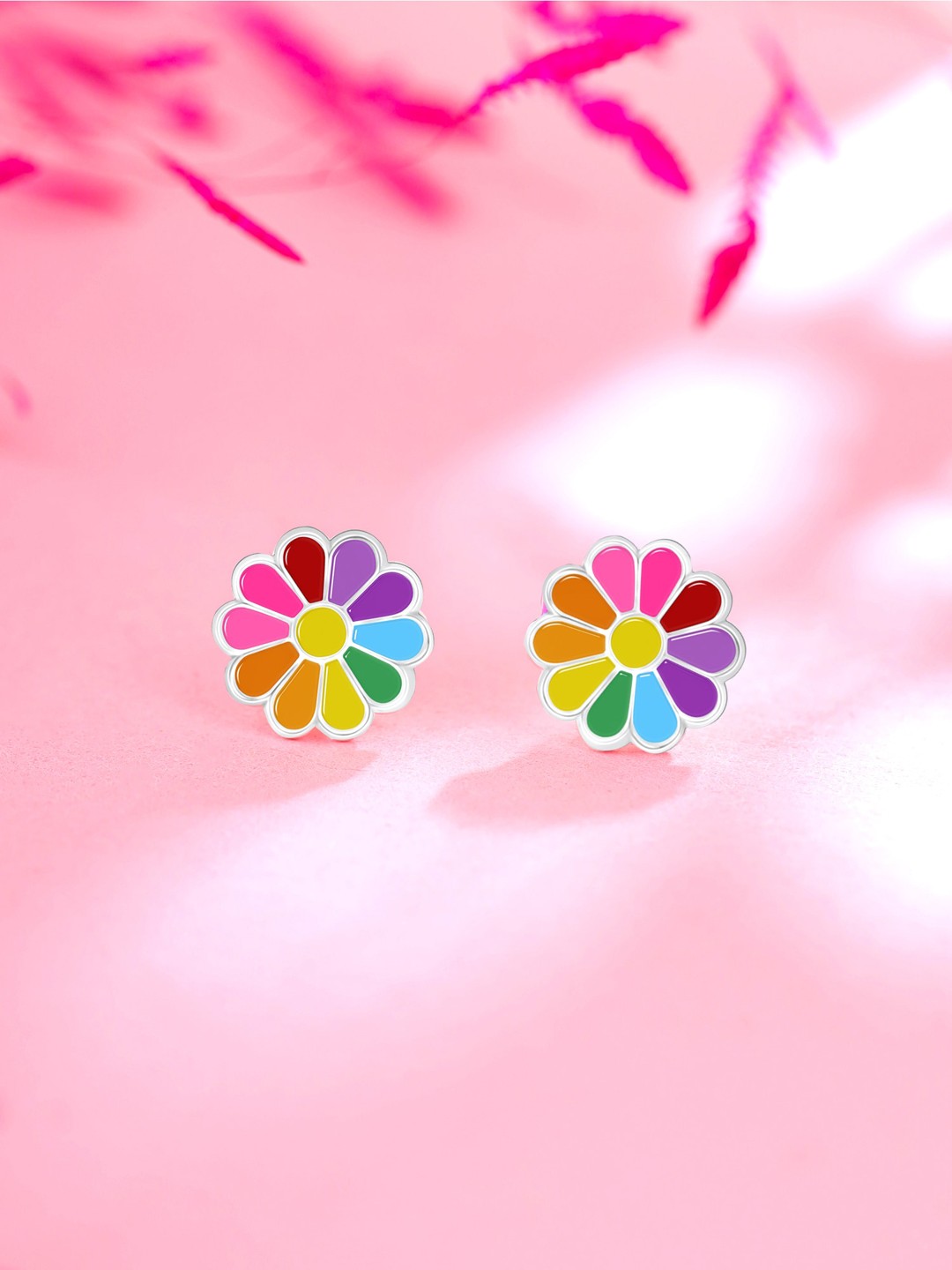 

Raajsi by Yellow Chimes Floral Design Studs Earrings, Gold