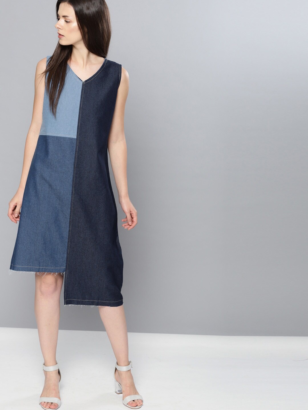 

Mast & Harbour Blue Colourblocked V-Neck Pure Cotton Denim A-Line Dress