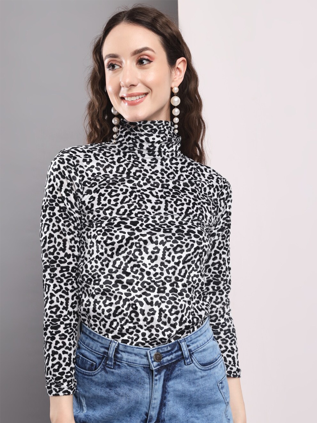 

BAESD Animal Printed Fitted Top, White