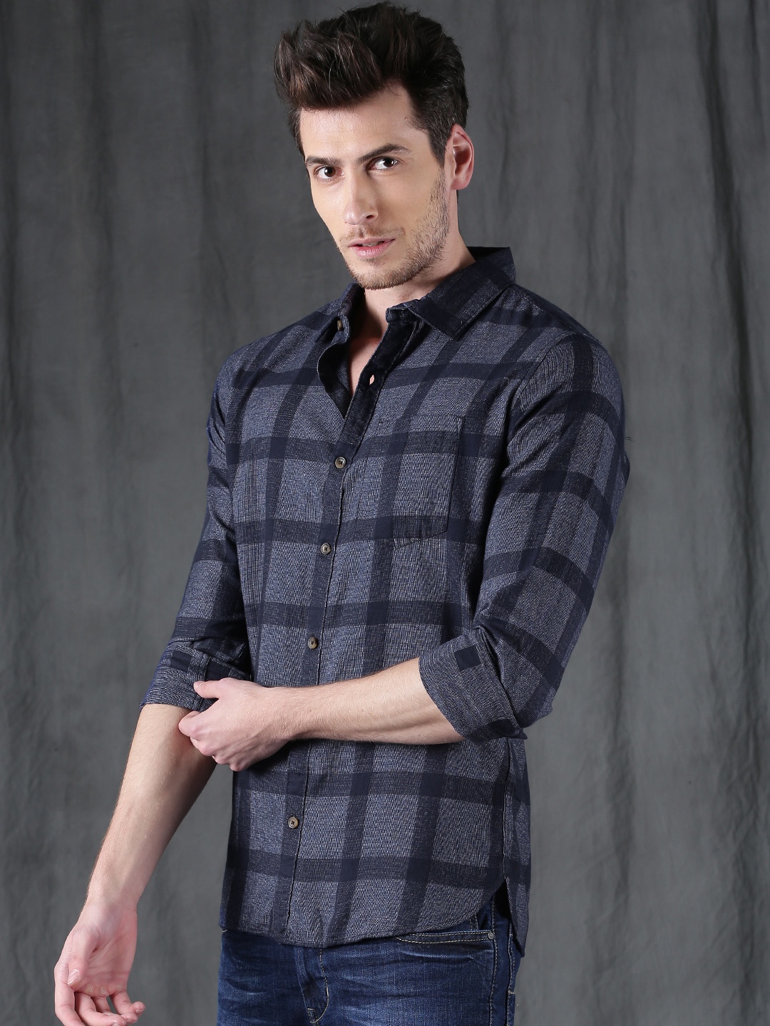 

WROGN Men Navy Blue Slim Fit Checked Casual Shirt