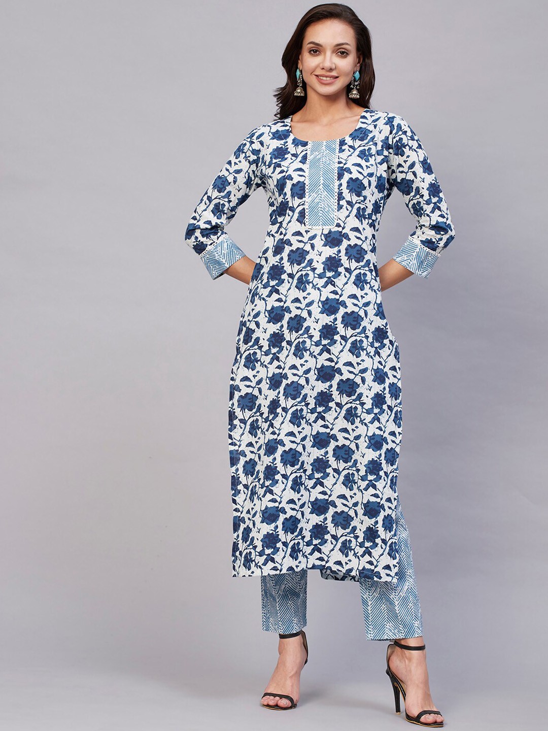 

KALINI Ethnic Motifs Printed Straight Kurta With Trousers, Blue