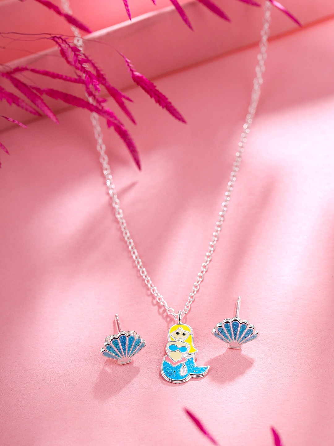 

Raajsi by Yellow Chimes Girls Silver-Plated Mermaid design Pendant With Earring