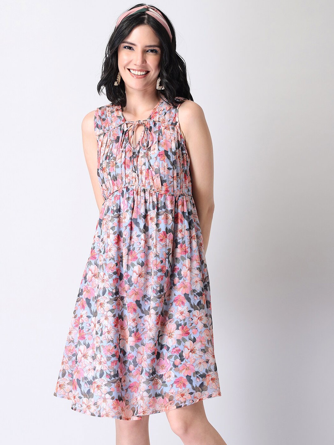 

FabAlley Blue Floral Print Tie-Up Neck Georgette Fit & Flare Dress