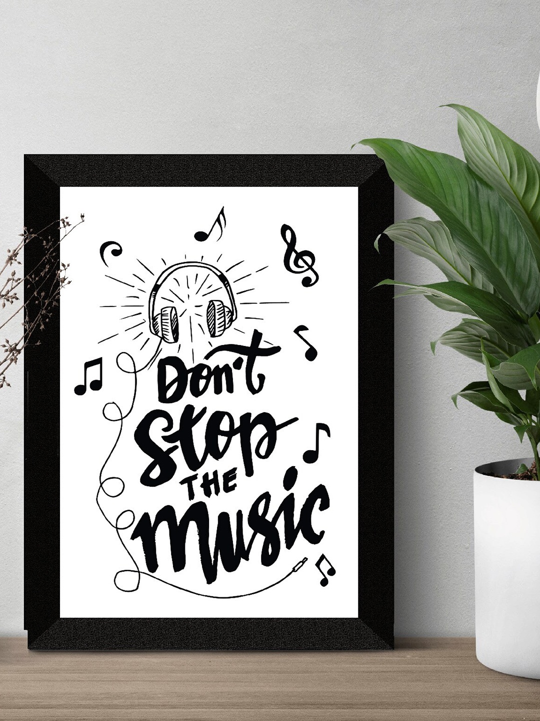 

SAF Black & White Music Painted UV Textured Framed Wall Art