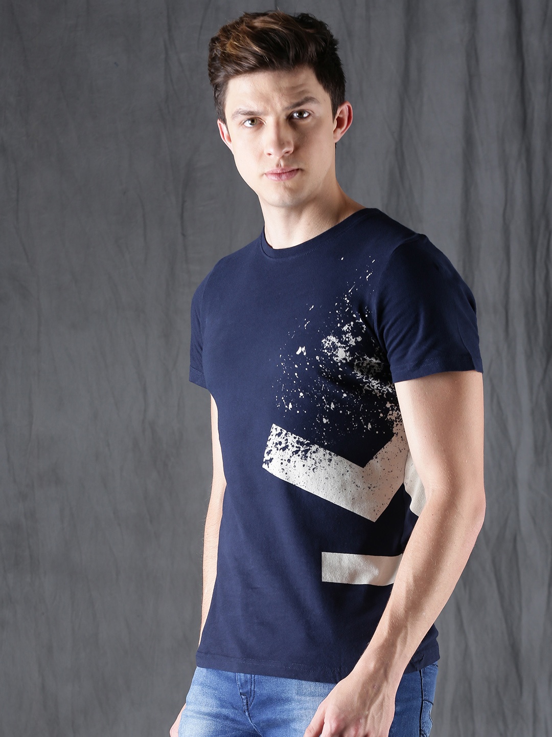 

WROGN Men Navy Blue Printed Round Neck T-shirt