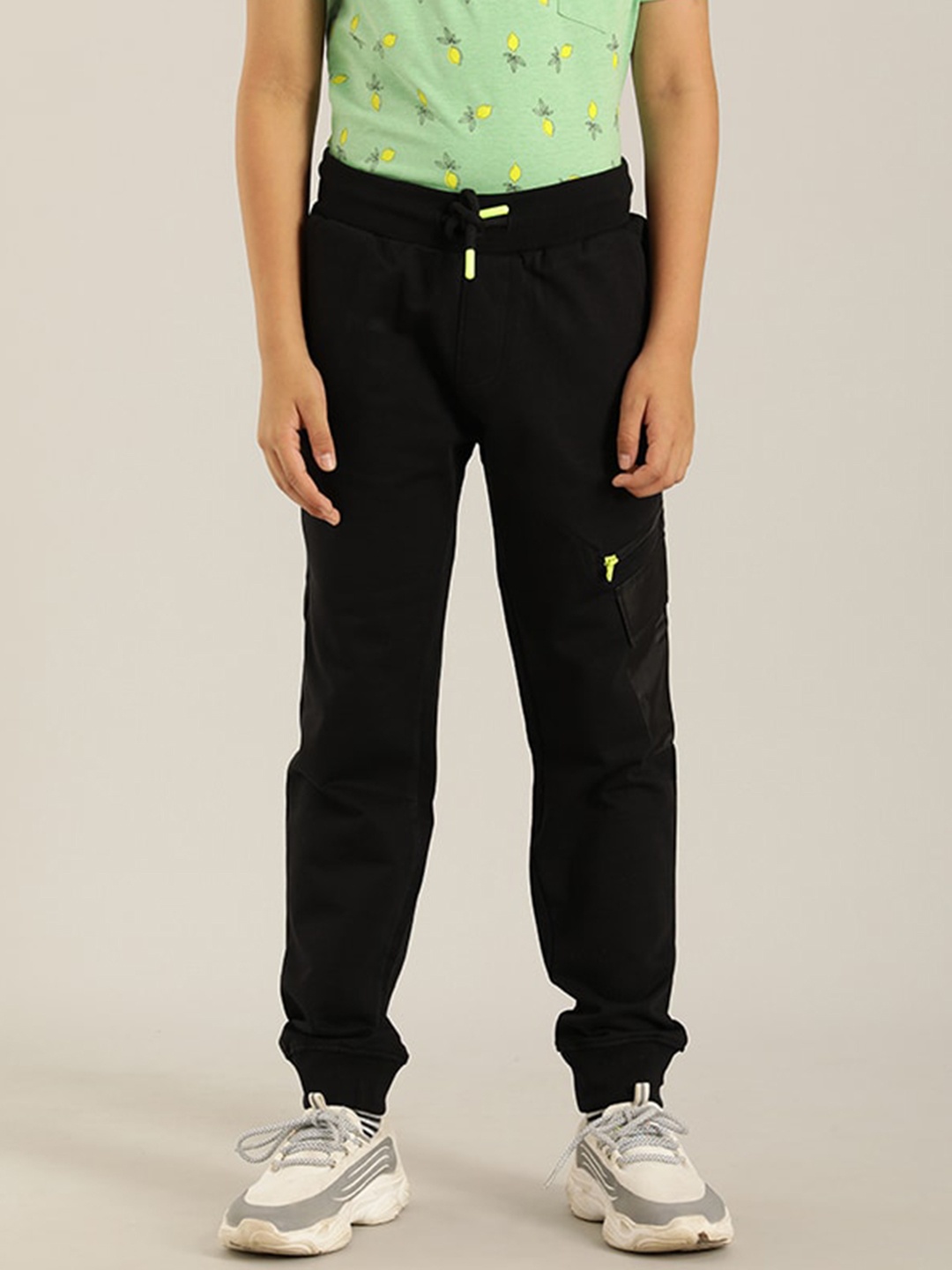 

Indian Terrain Boys Cotton Mid-Rise Joggers, Black