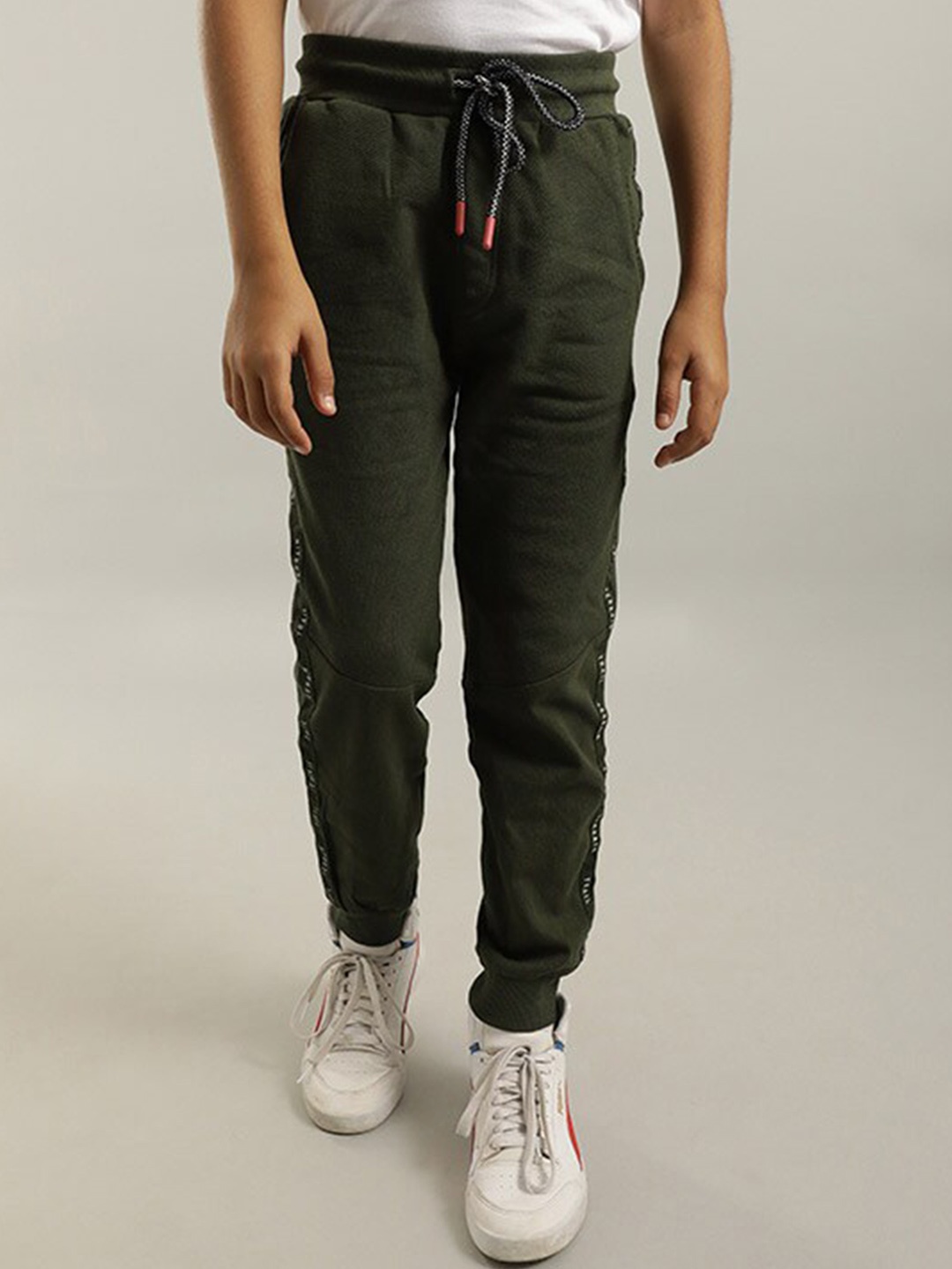 

Indian Terrain Boys Cotton Mid-Rise Joggers, Green