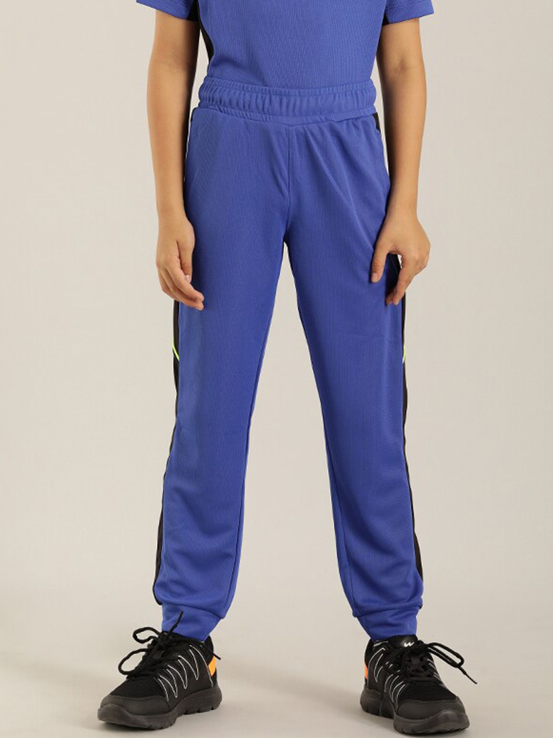 

Indian Terrain Boys Colourblocked Mid-Rise Cotton Joggers, Blue