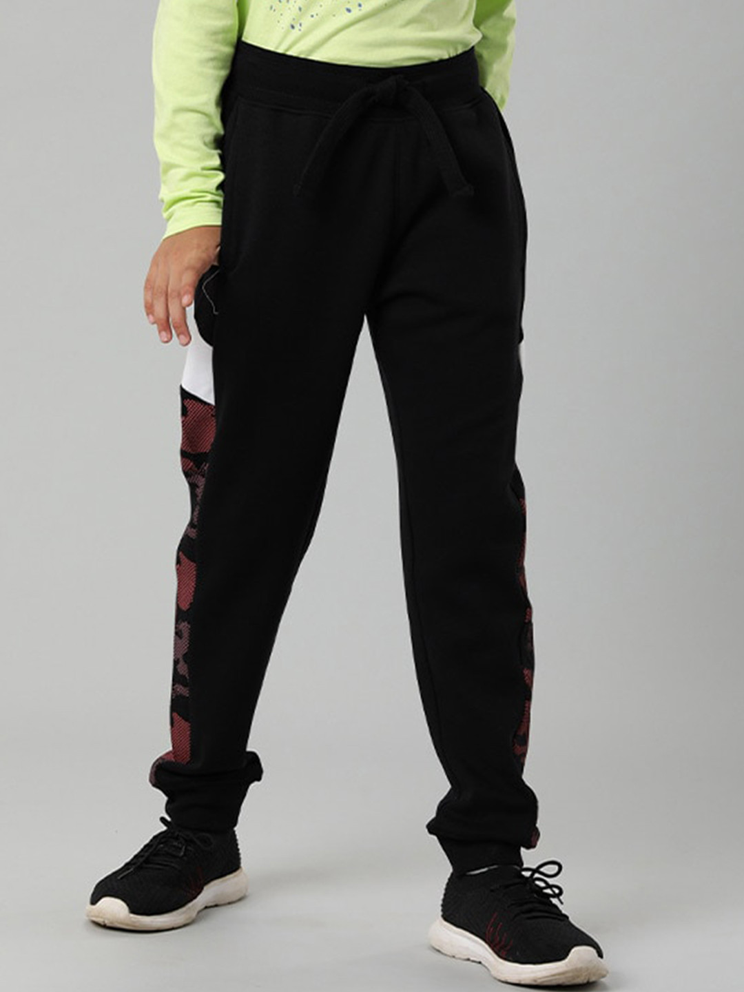 

Indian Terrain Boys Mid-Rise Cotton Joggers, Black